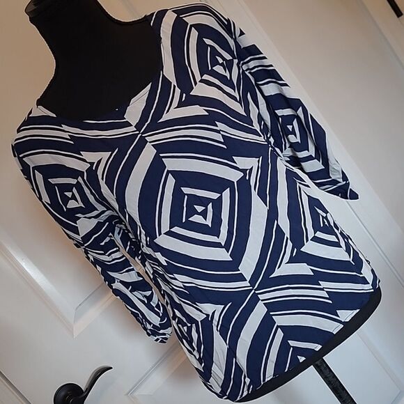 Old Navy sz s Navy and white geometric design tunic top - Picture 1 of 10